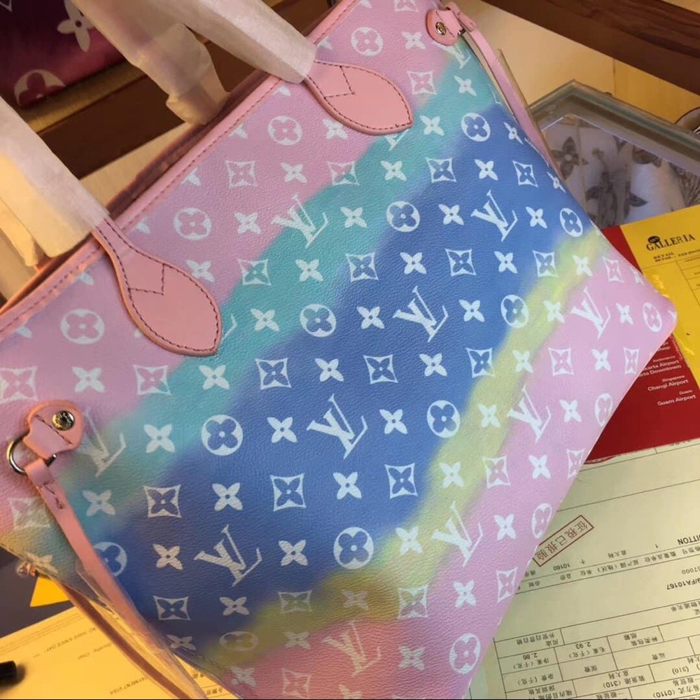 Looking for this bag! On a budget price!